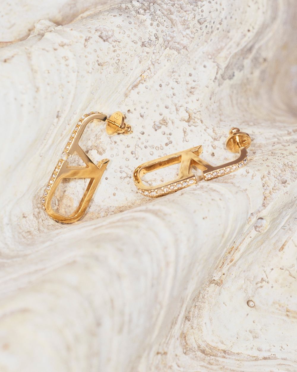 Category_W_PreFall2026_Accessories_4x5