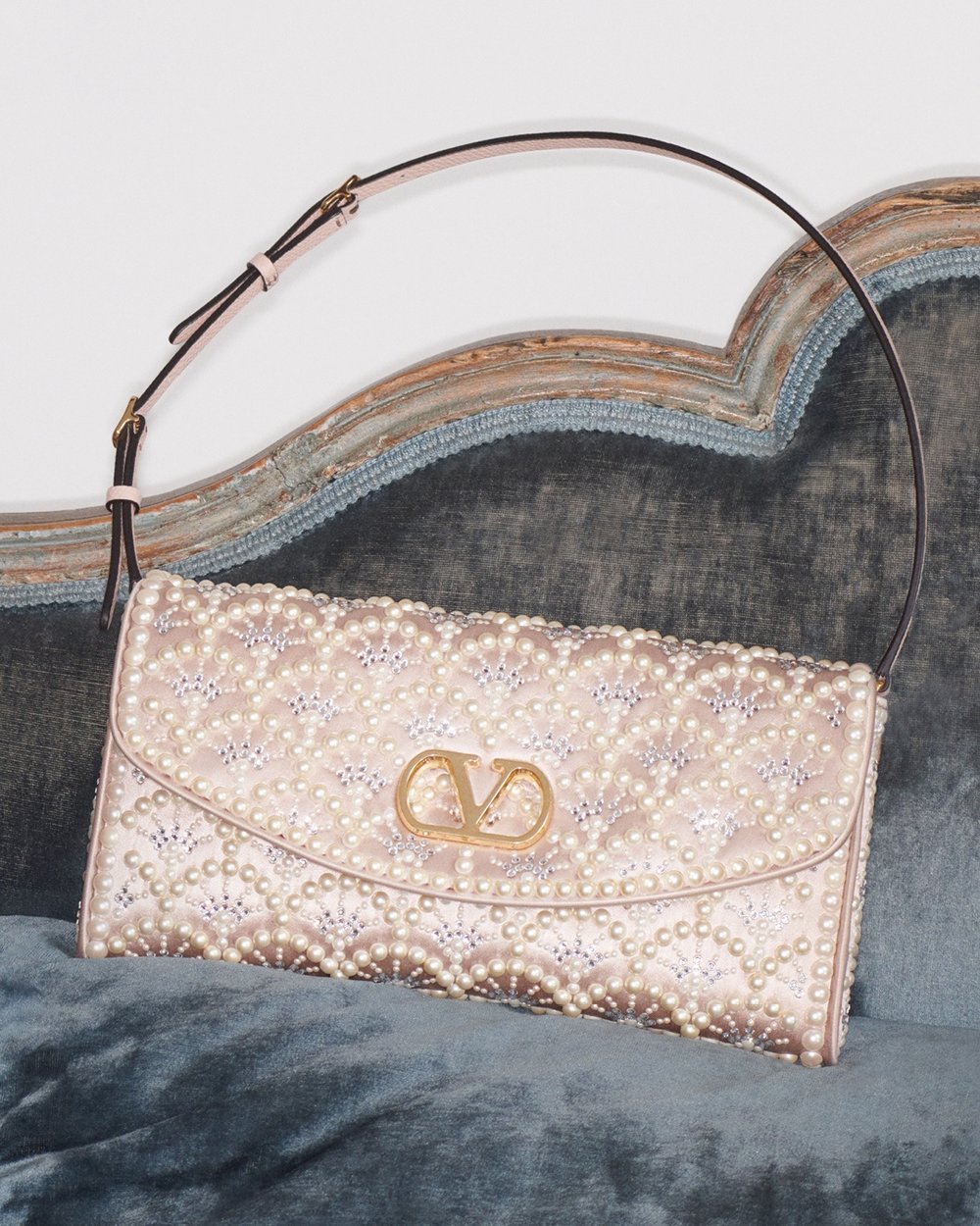 08_Valentino_Hero_PreFall2026_W_4x5