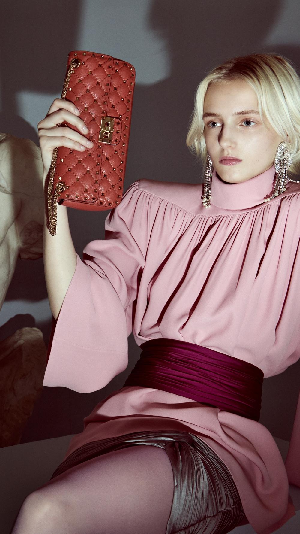 HP_Valentino_SpikeBag_9x16