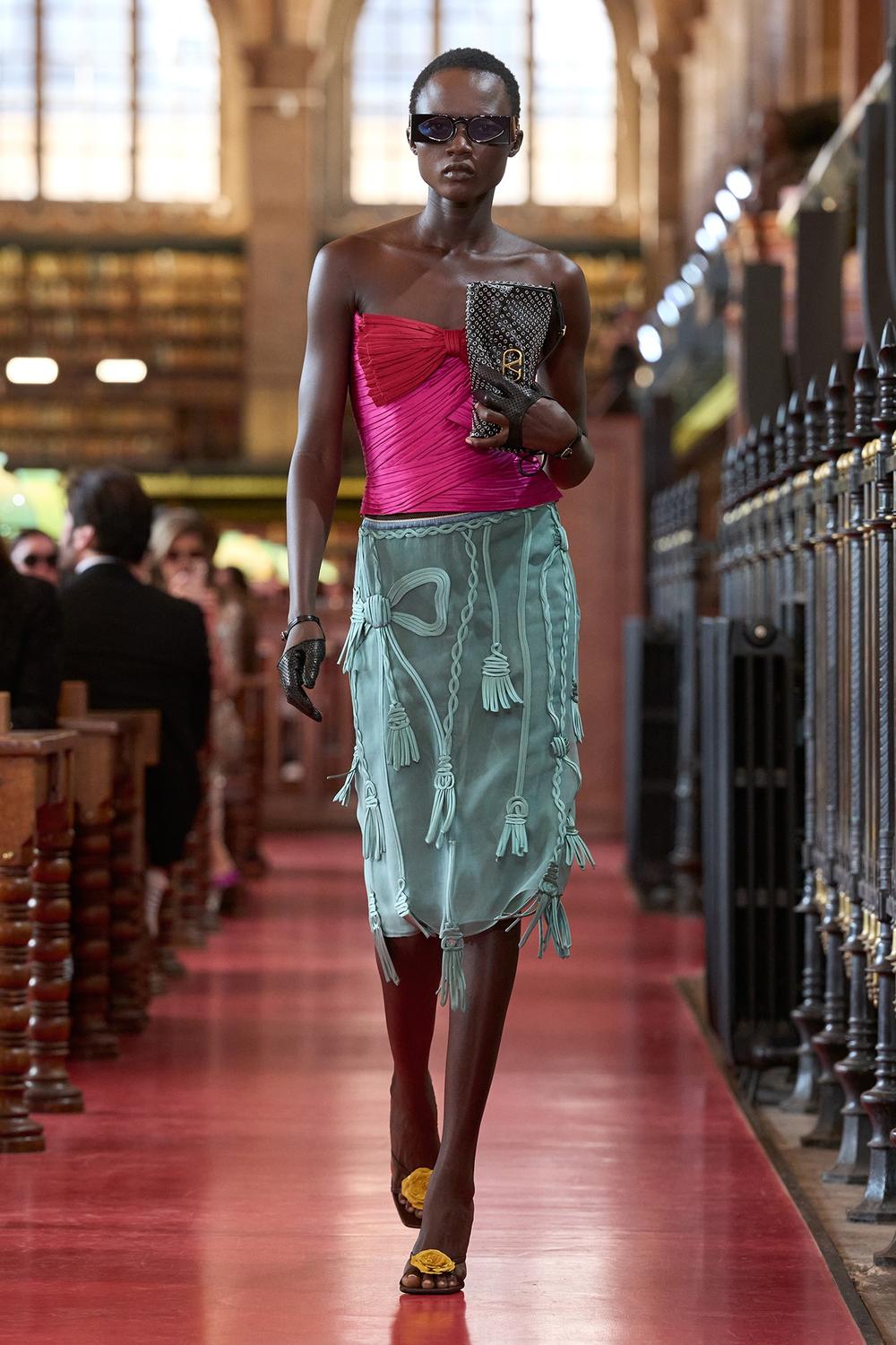011_VALENTINO_SS27