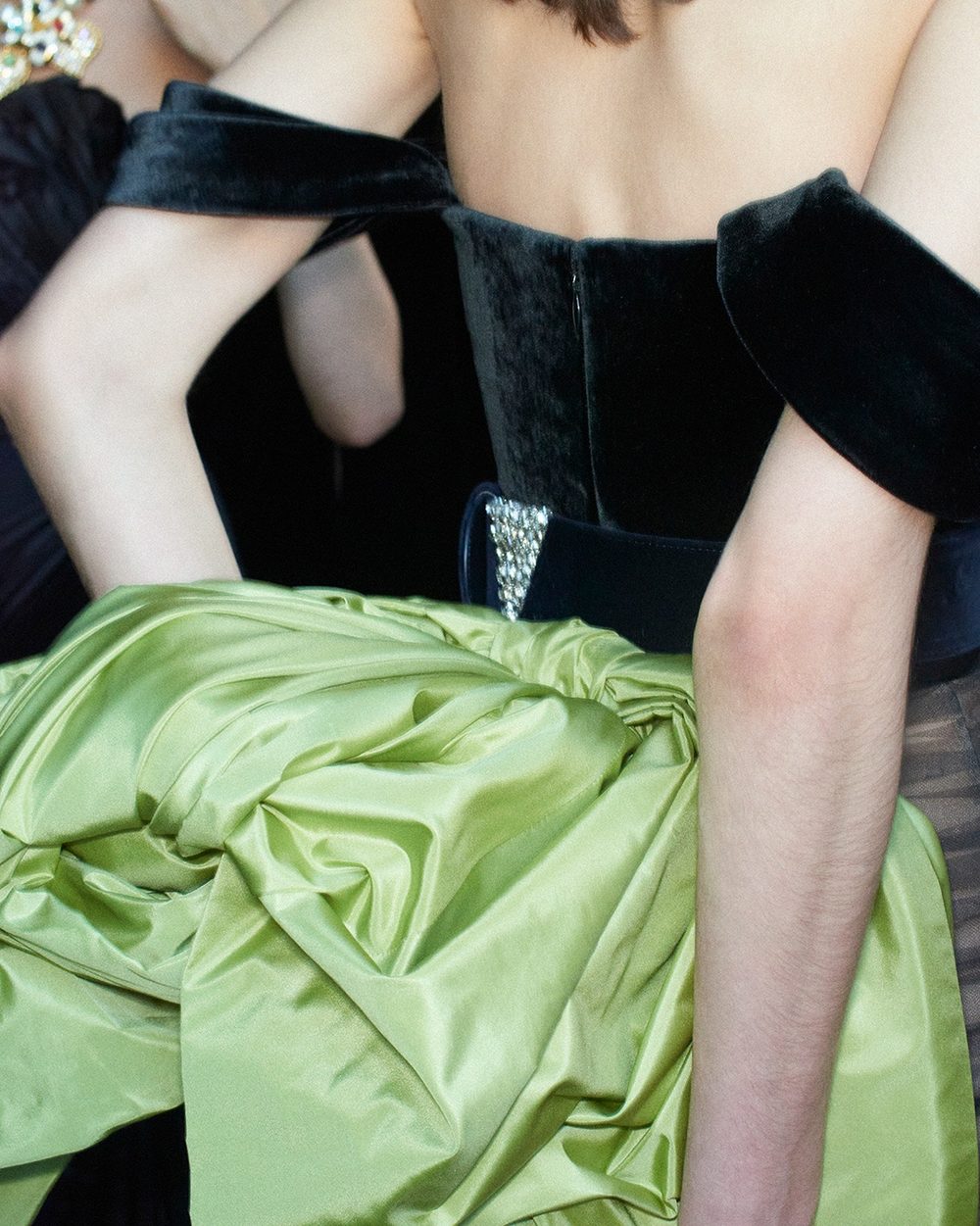 15_Valentino_PAP_SS27_Antibiblioteca_backstage