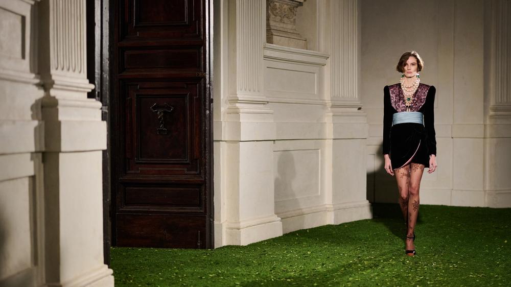 18_Atmosphere_Valentino_PAP_FW2627