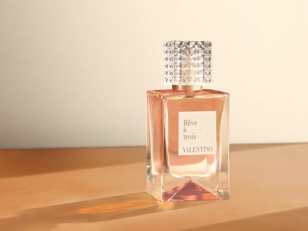 01_ReveATrois_Valentino_AOD