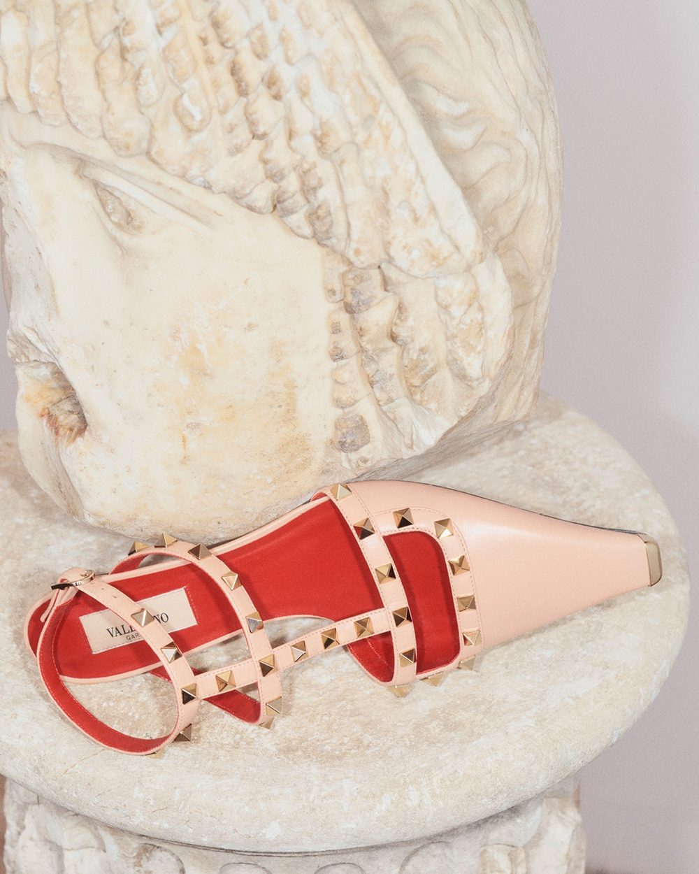02_ValentinoGaravani_PreFall2026_RockstudShoes