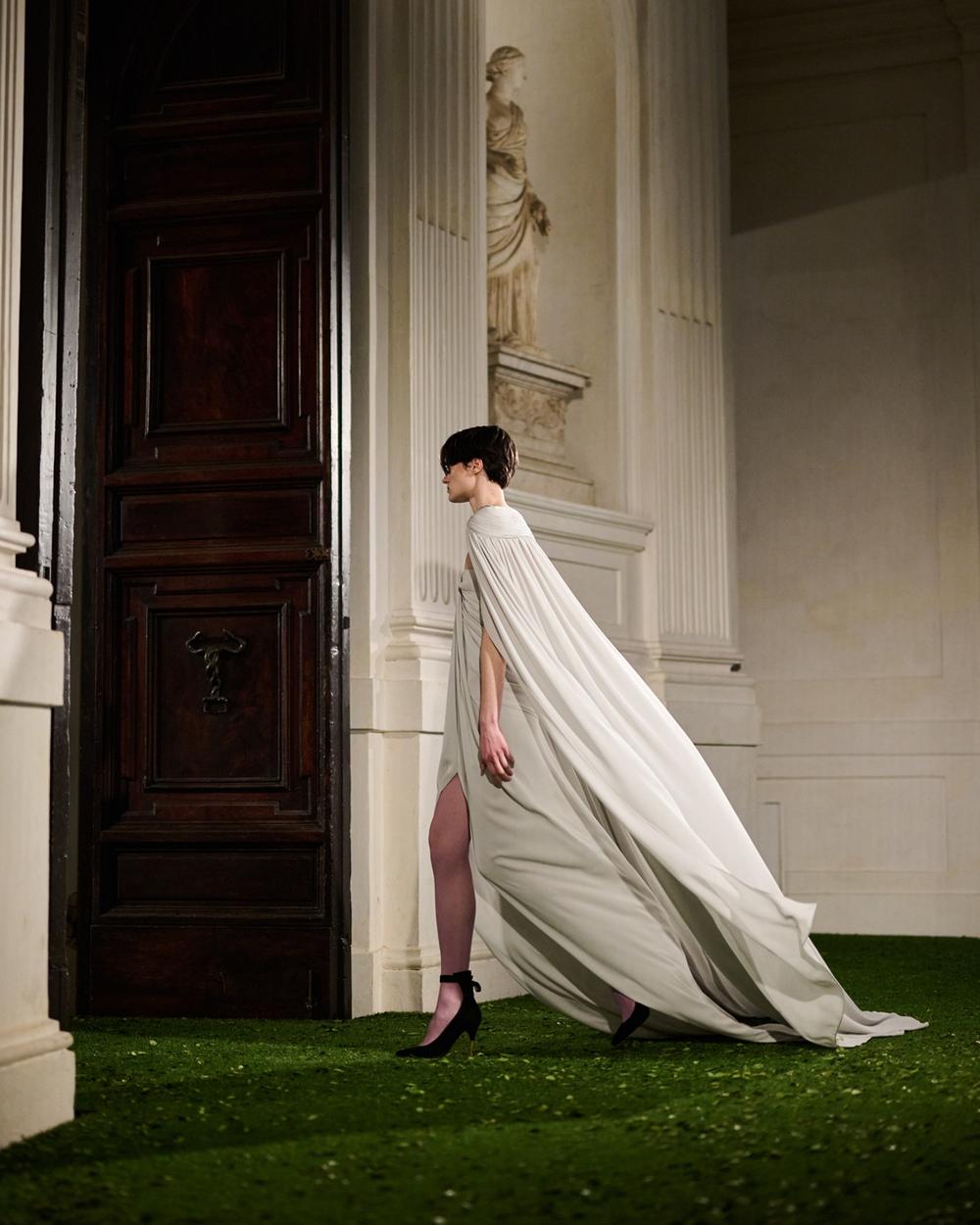 15_Atmosphere_Valentino_PAP_FW2627