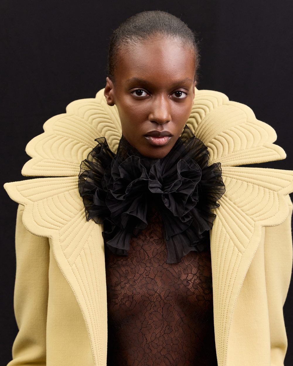 Cross_Valentino_HC2026_SpeculaMundi_Beauty