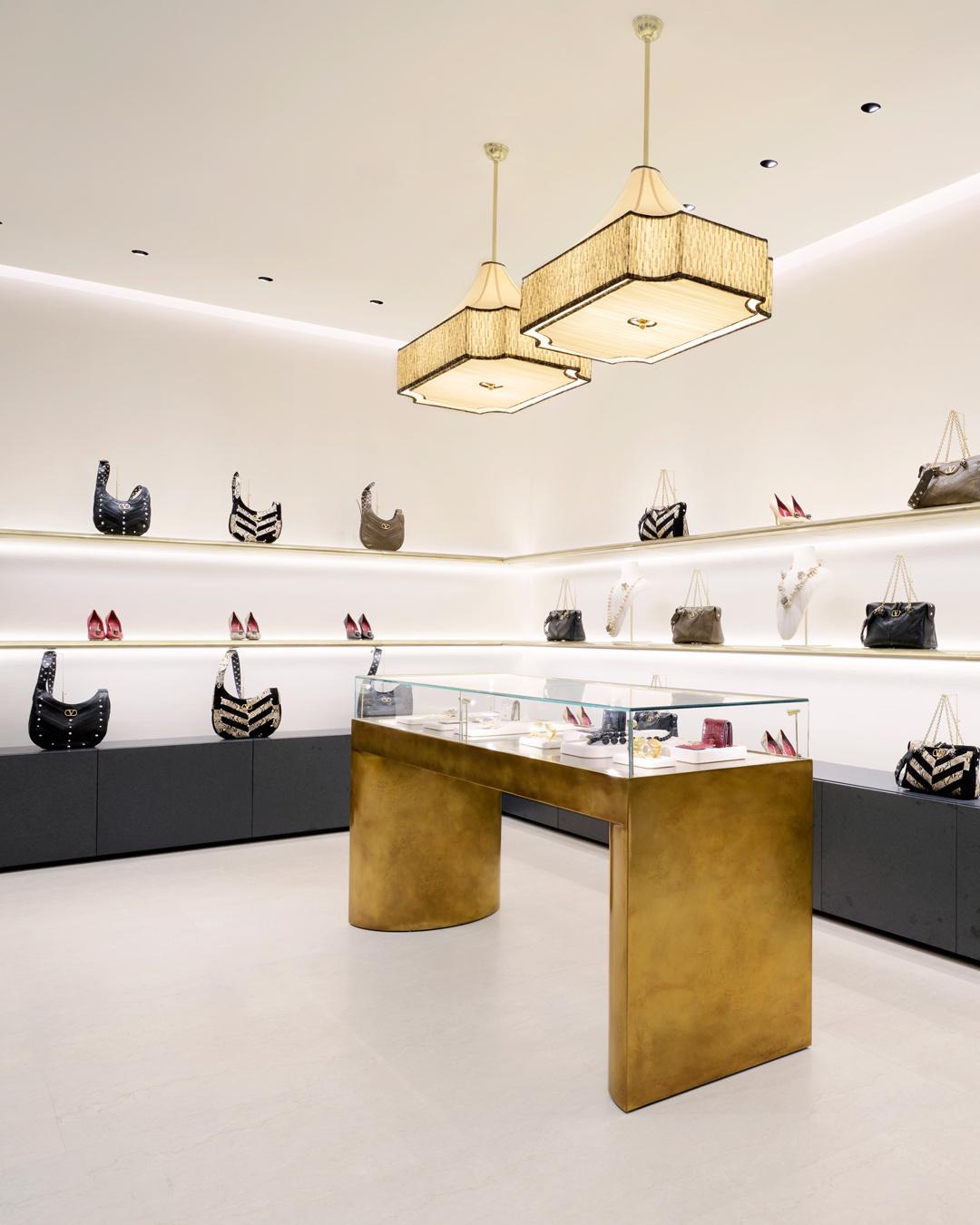 Boutique_Milano_MonteNapoleone_02