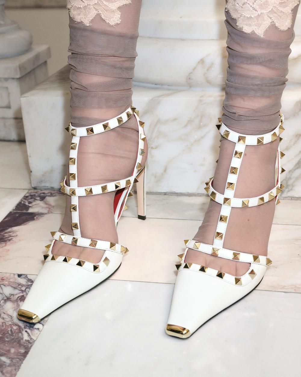 HP_PreFall2026_Valentino_Rockstud_4x5_Left