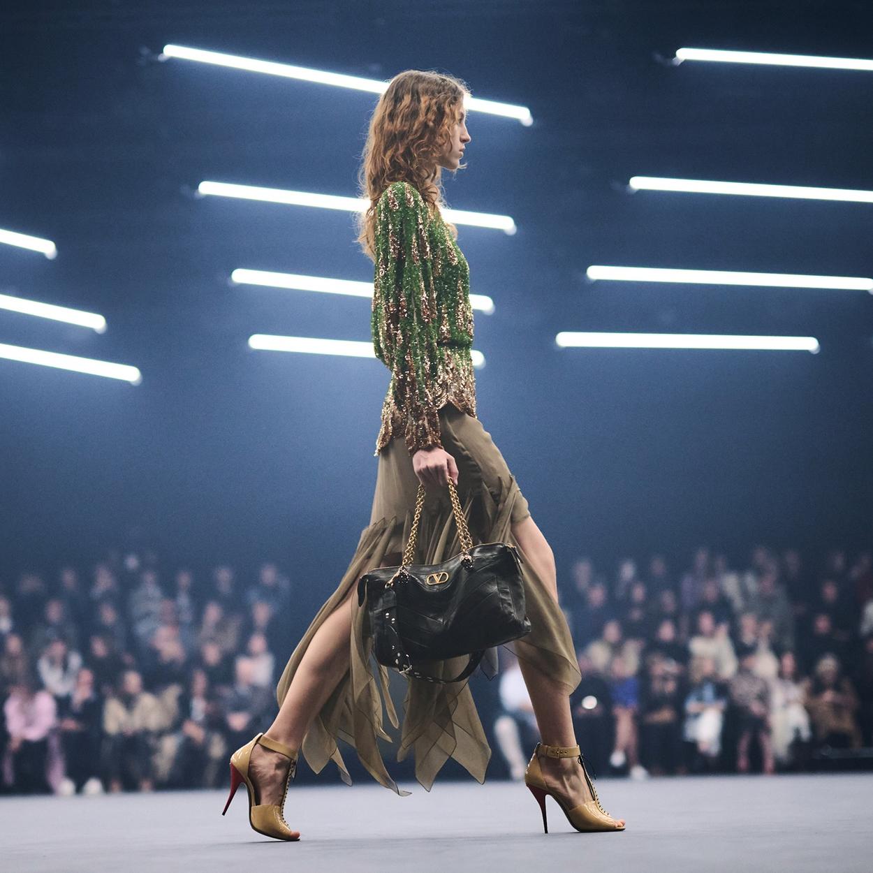 MainImg_WelcomePage_Fireflies_SS26_show