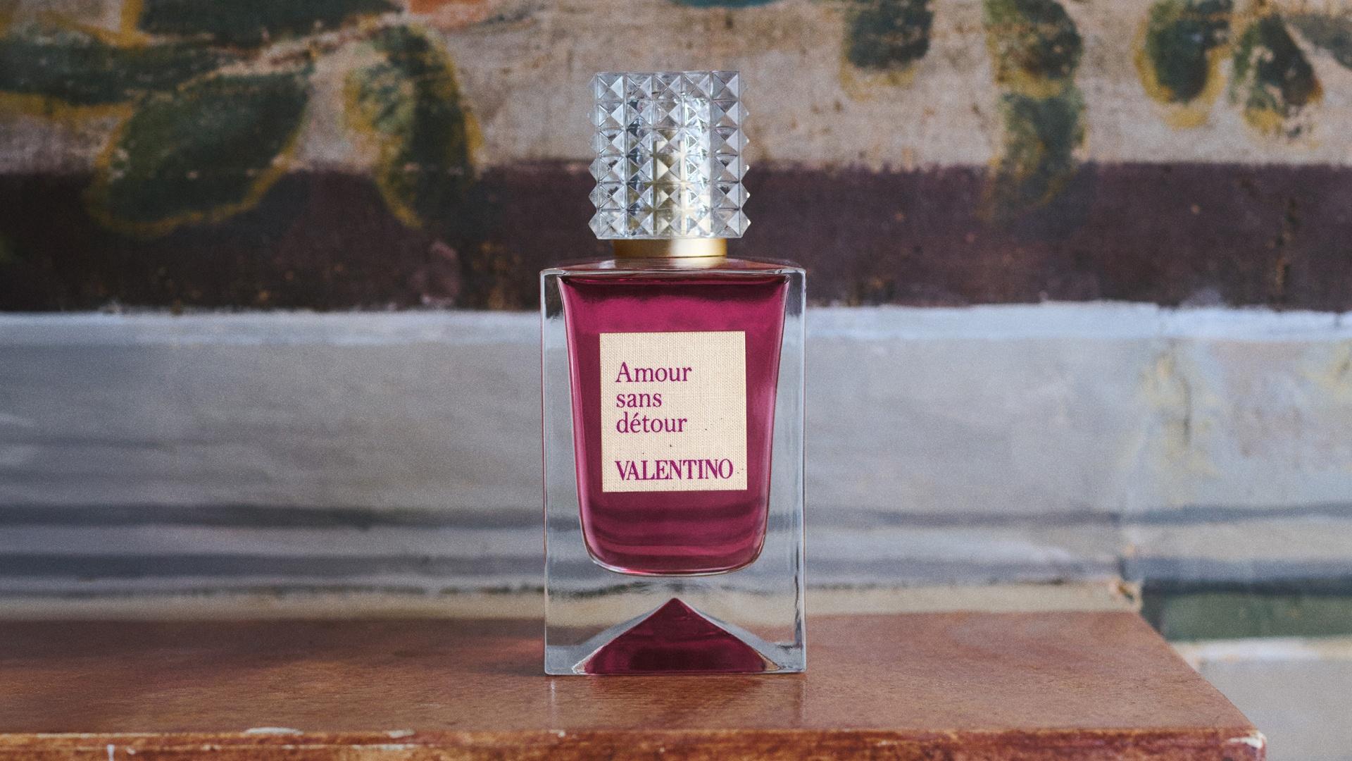 Valentino_SS26_Fireflies_AOD_16x9