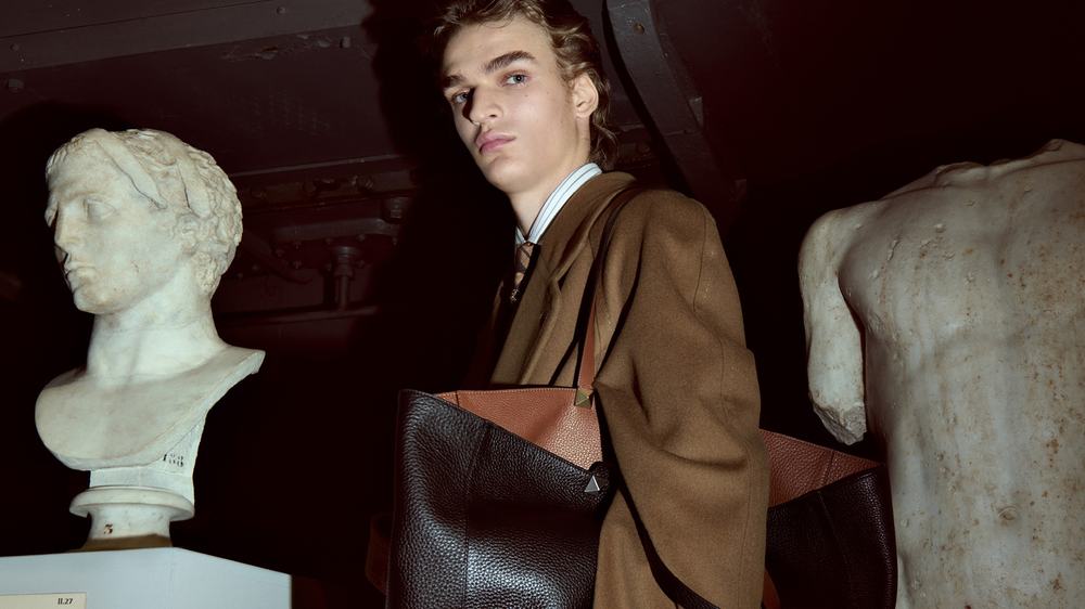 02_Valentino_ADV_Interferenze_FW2627_M_16x9_exc