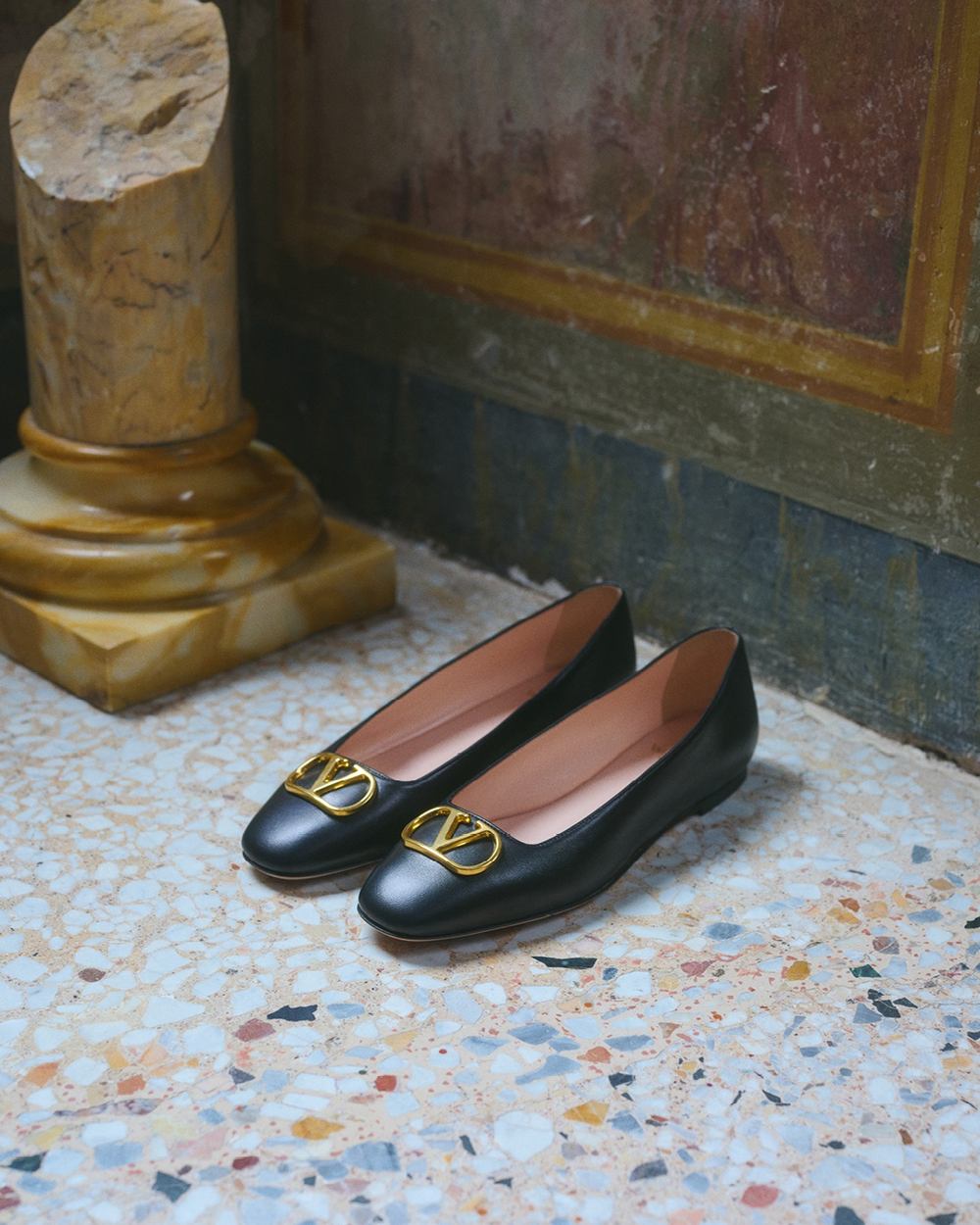 Valentino_Hero_Fireflies_SS26_W_13