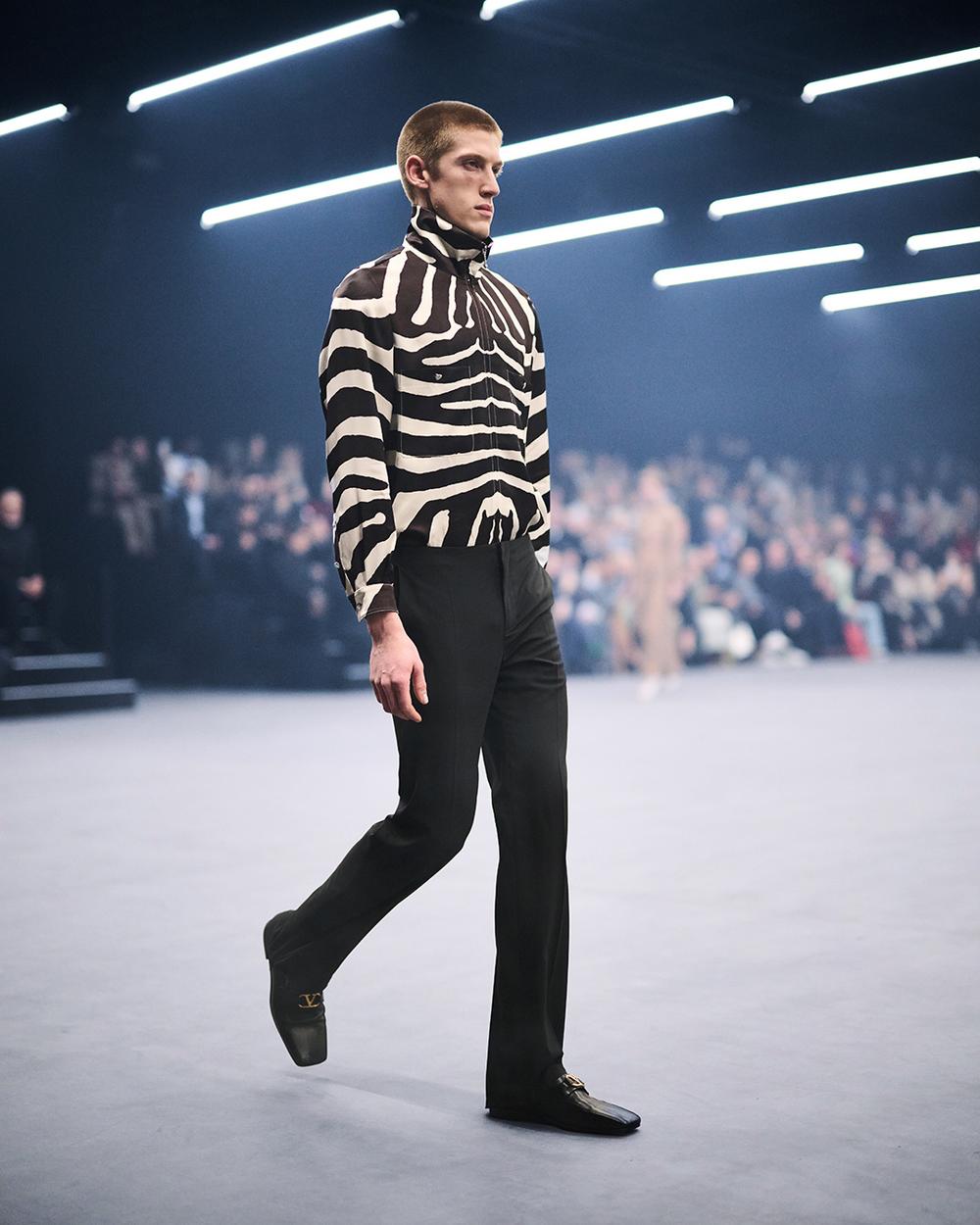 002_VALENTINO_SS26_ATM