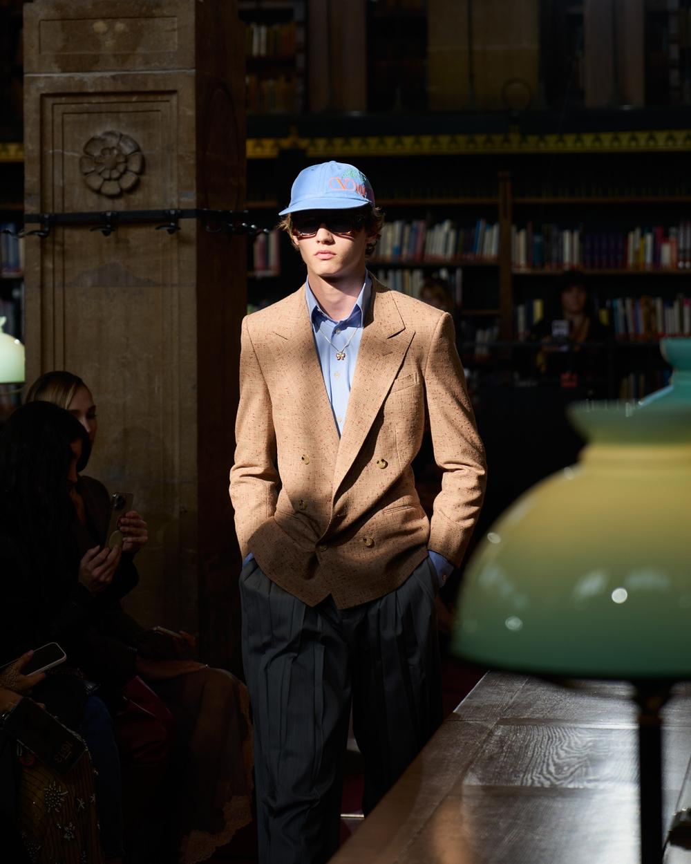 01_Valentino_SS27_Atmosphere