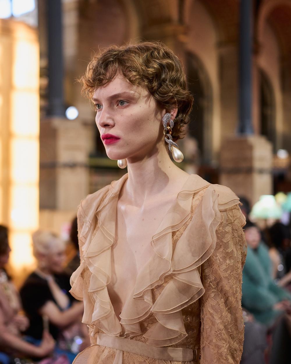 08_Valentino_SS27_Atmosphere
