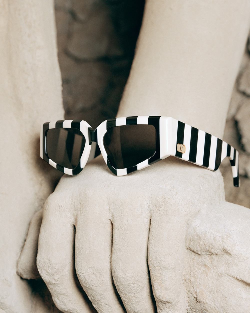 06_Valentino_SS26_Eyewear_4x5