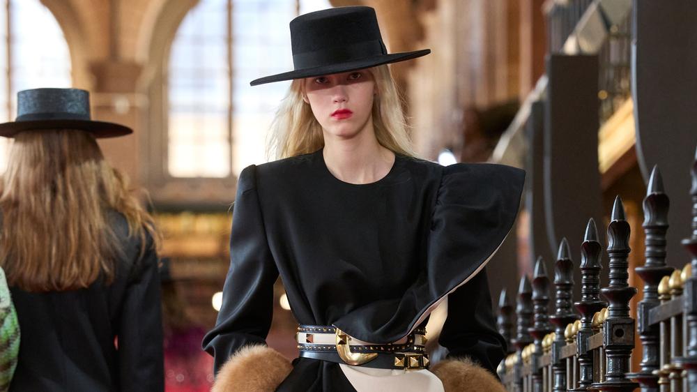 Menu_SS27_Antibiblioteca_Lookbook