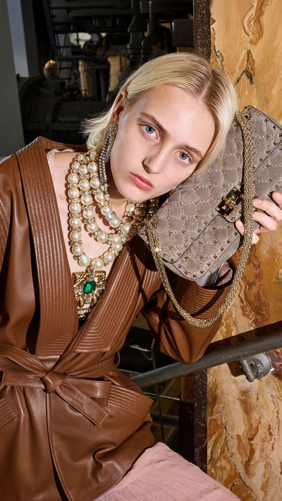 HP_Valentino_FW2627_SpikeBag_9x16