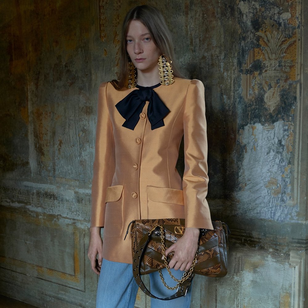 Valentino_SS2026_Focus_Panthea_Bag_1x1