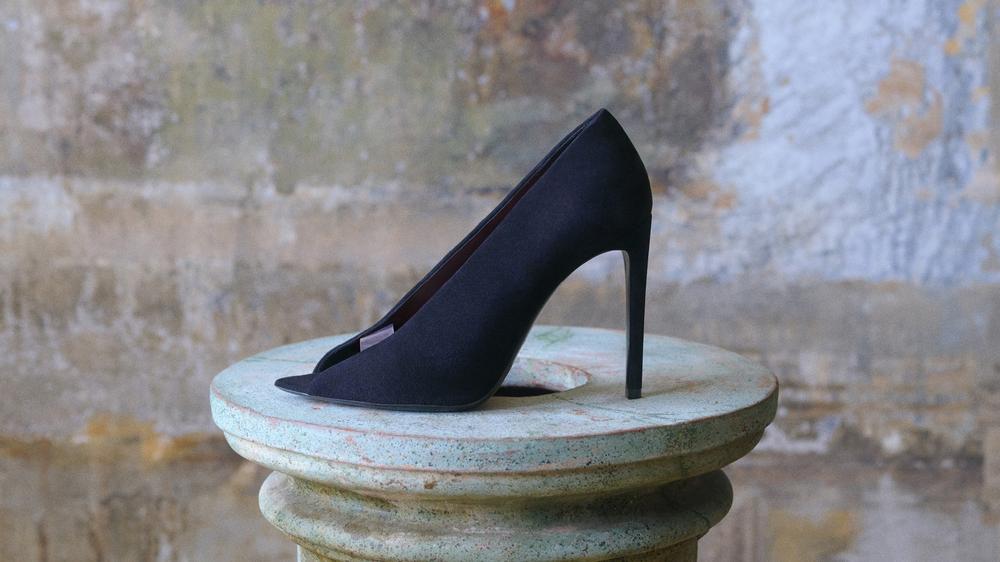 HP_SS26_Fireflies_Valentino_ReveleShoes_16x9