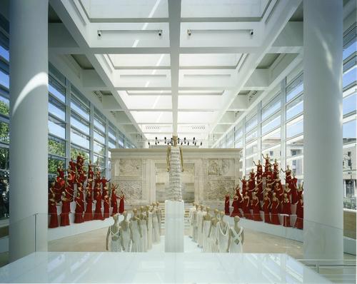 Valentino_History_2007