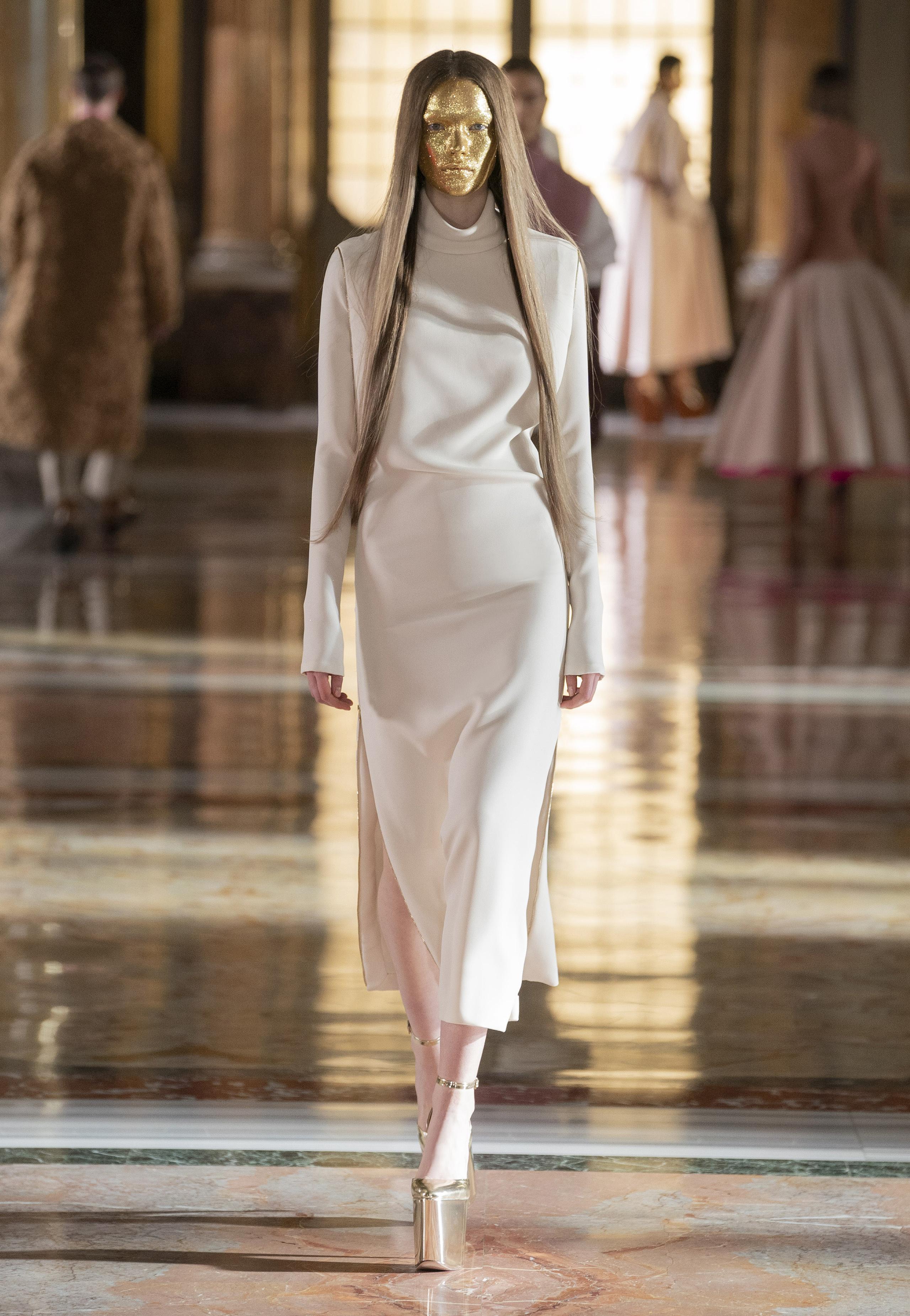 Valentino - Haute Couture Spring/Summer 2021 - Look 14