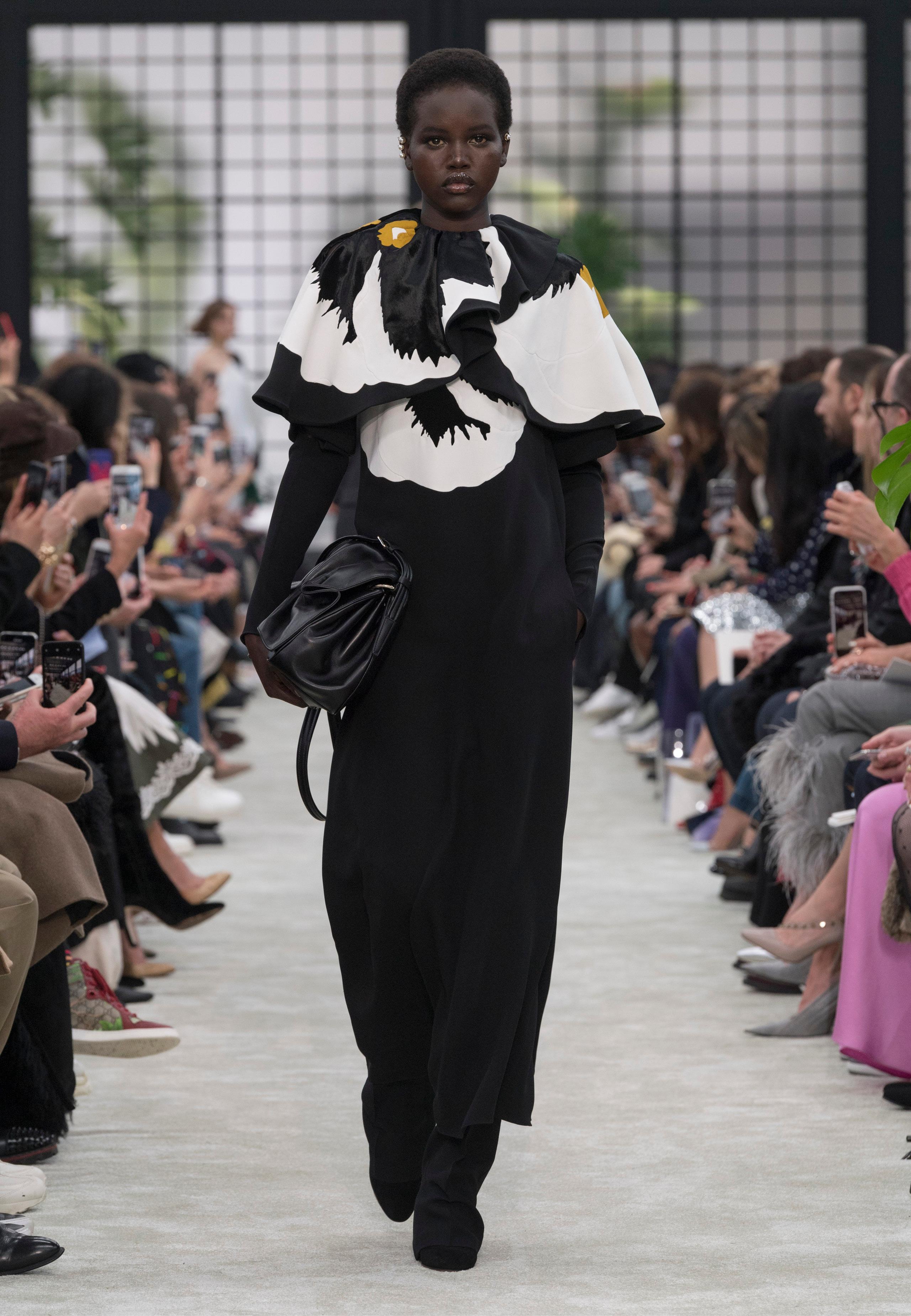 Valentino Fashion Show FW18-19 Women | Valentino