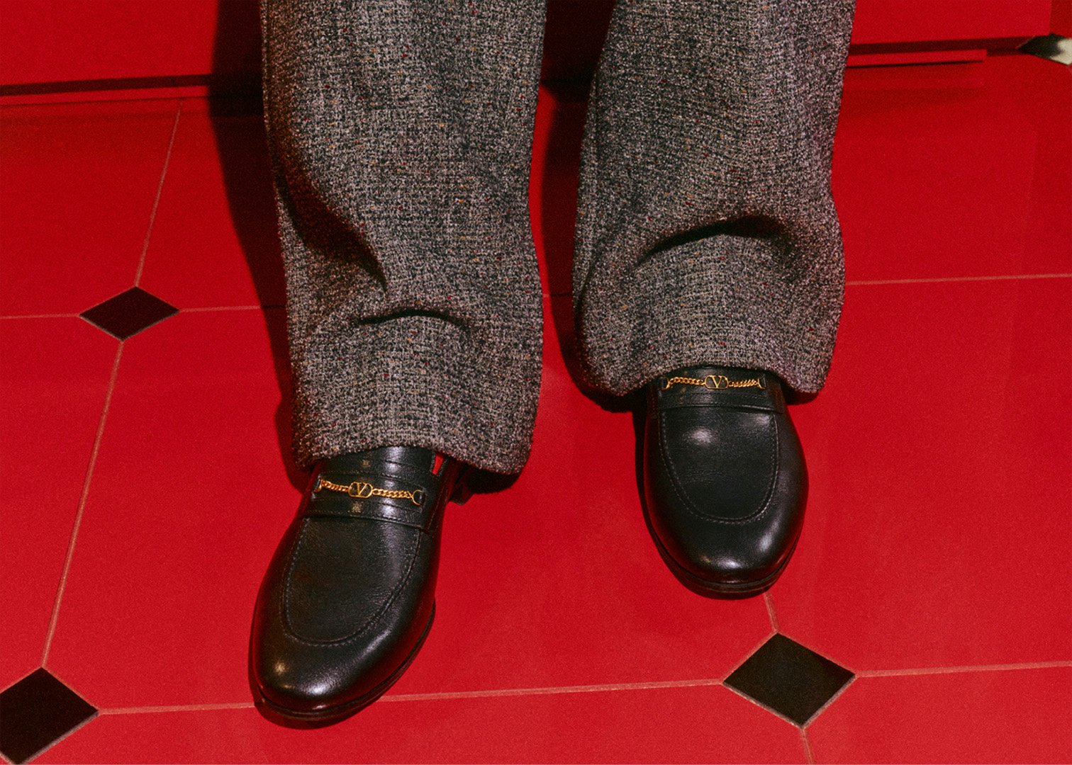 PLP_FW2526_M_Shoes_VlogoSignature_7x5