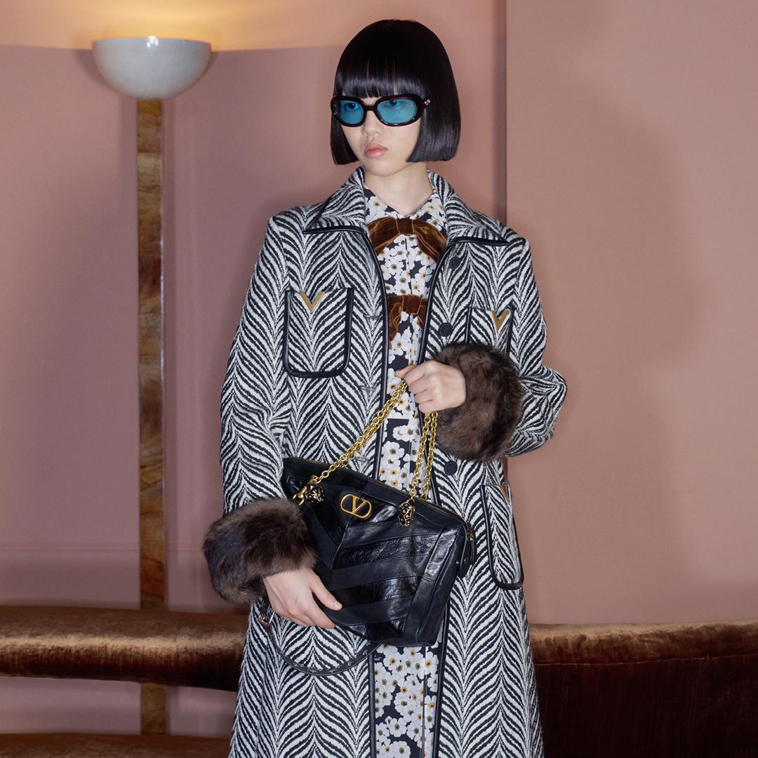 SHELF - W BAGS - PANTHEA