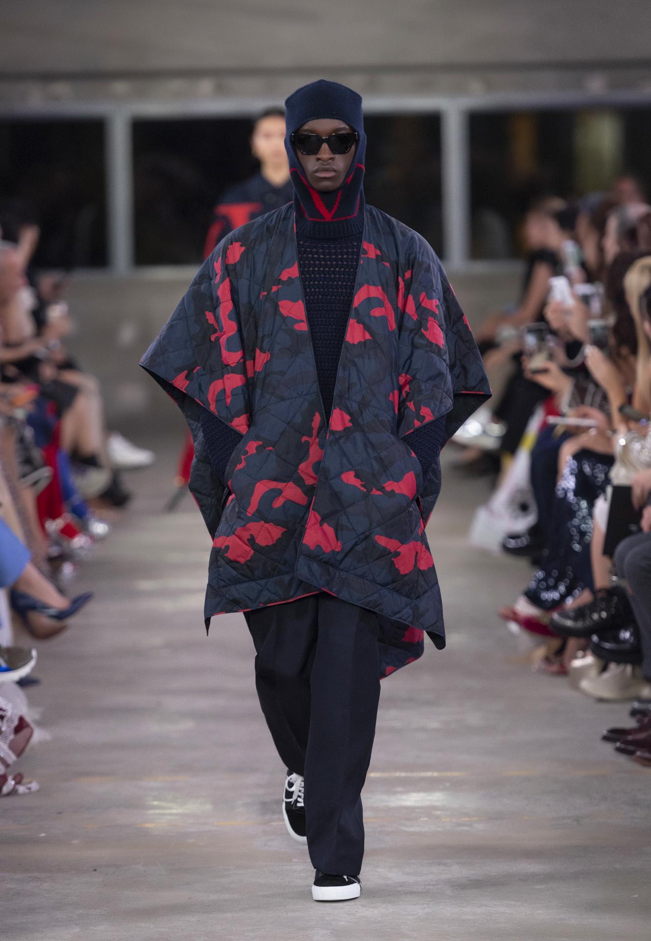 RED VALENTINO ＊ フリル ウエストリボン紐付き デニム ジャケット Valentino TKY Pre Fall 2019 Collection | Valentino