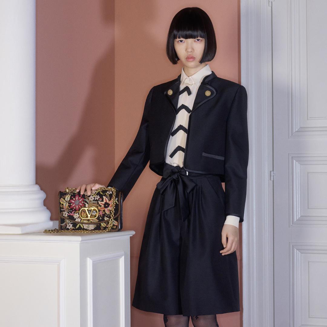 SHELF - W BAGS - VAIN