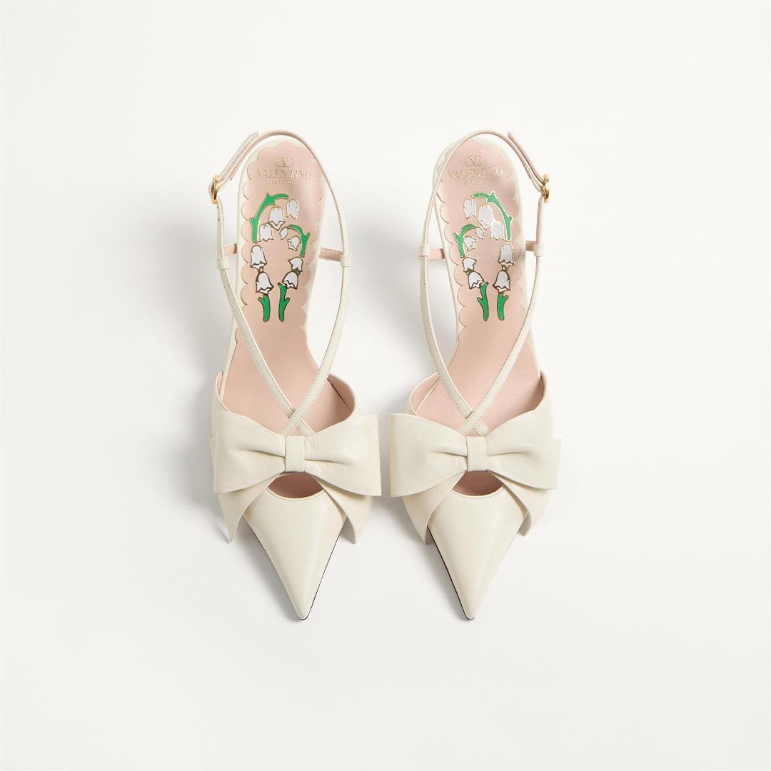 SHELF - W SHOES - BOWOW