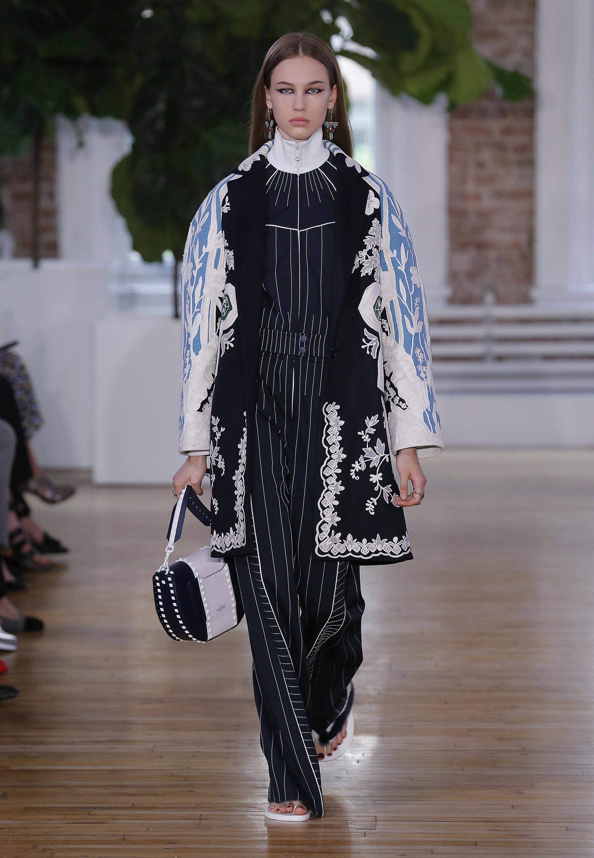 Valentino 2018 resort ロングワンピース　総柄 Valentino Fashion Resort 18 Women | Valentino