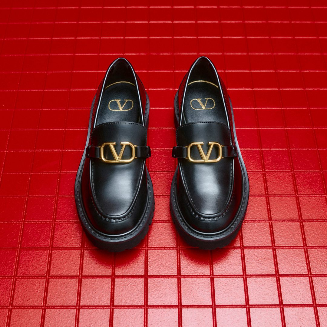 VALENTINO GARAVANI ブラック ローファー スニーカー スタッズ ヴァレンティノ ガラヴァーニ ウィメンズレザーシューズ
