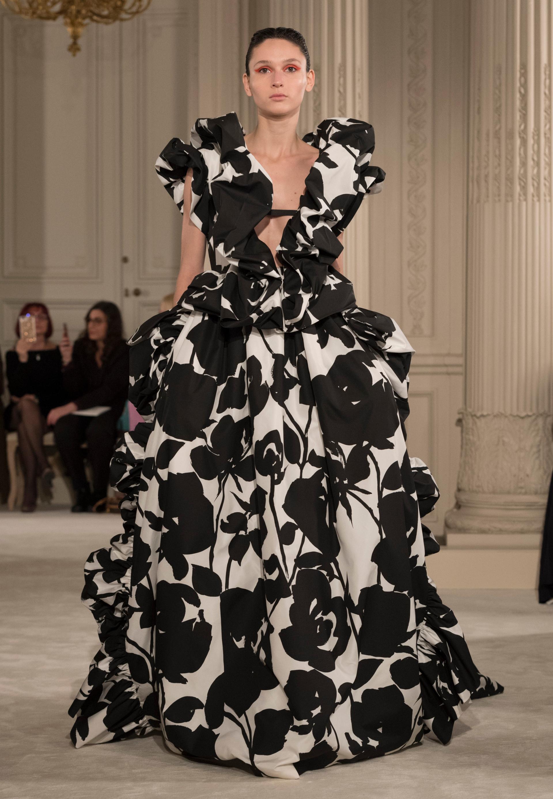ヴァレンティノ('77英/米) Valentino Haute Couture Show SS18 Women | Valentino