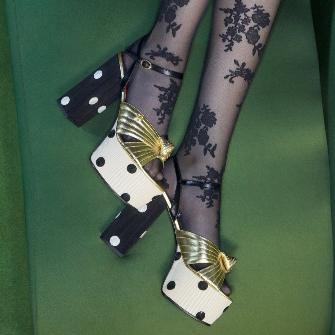 SHELF - W SHOES - CRASHER