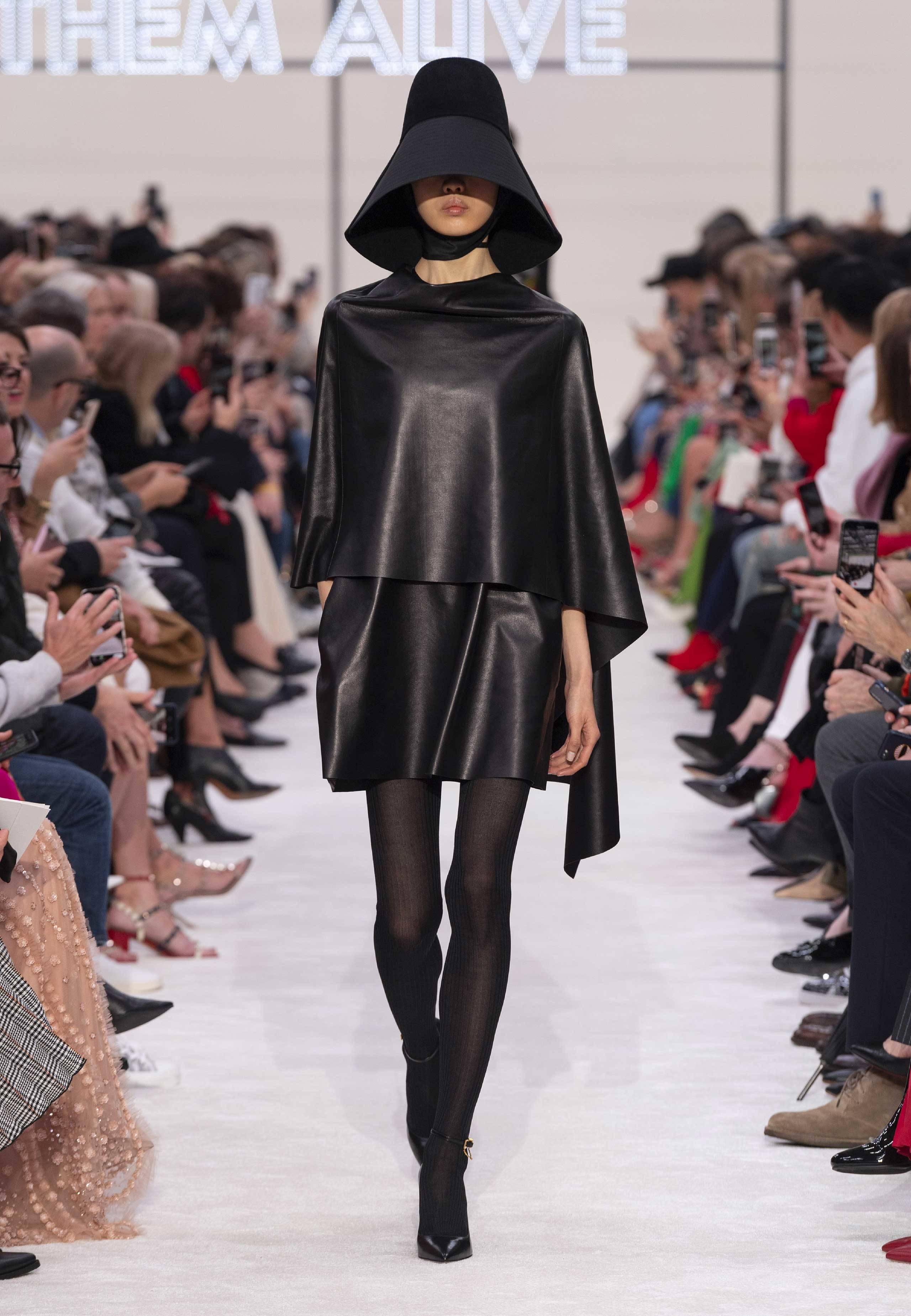 Valentino - Autumn/Winter 2019-20 Women's Collection - Look 5