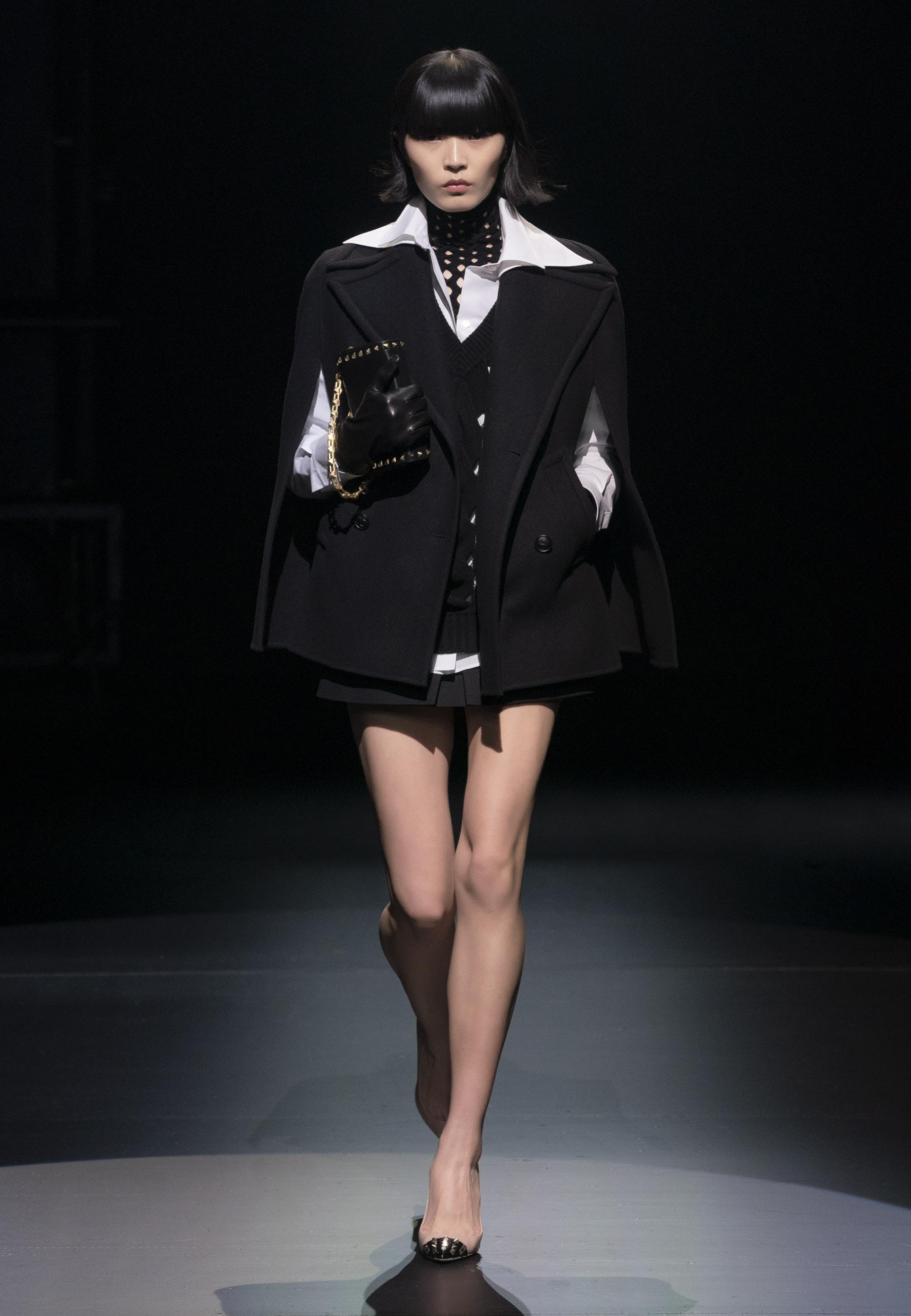 16、ＶＡＬＥＮＴＩＮＯ/ＶＡＬＥＮＴＩＮＯ　ドット柄ポンチョ2021年春夏 16、VALENTINO/VALENTINO ドット柄ポンチョ