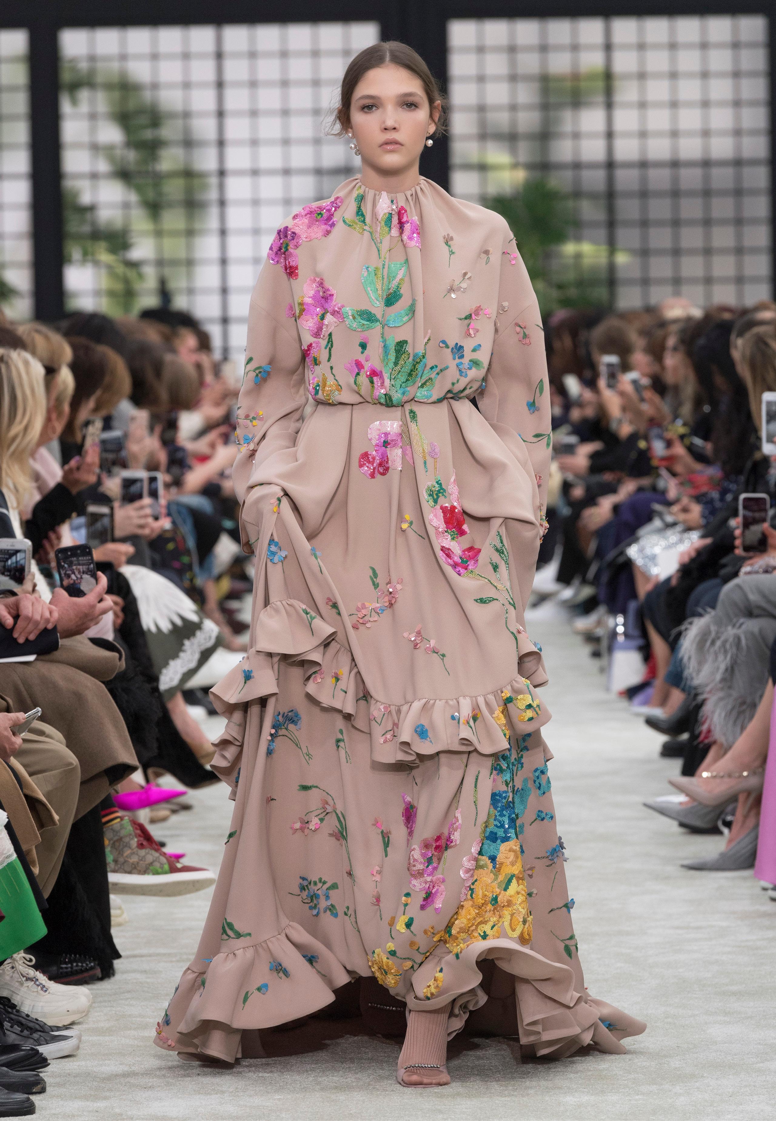 Valentino Fashion Show FW18-19 Women | Valentino