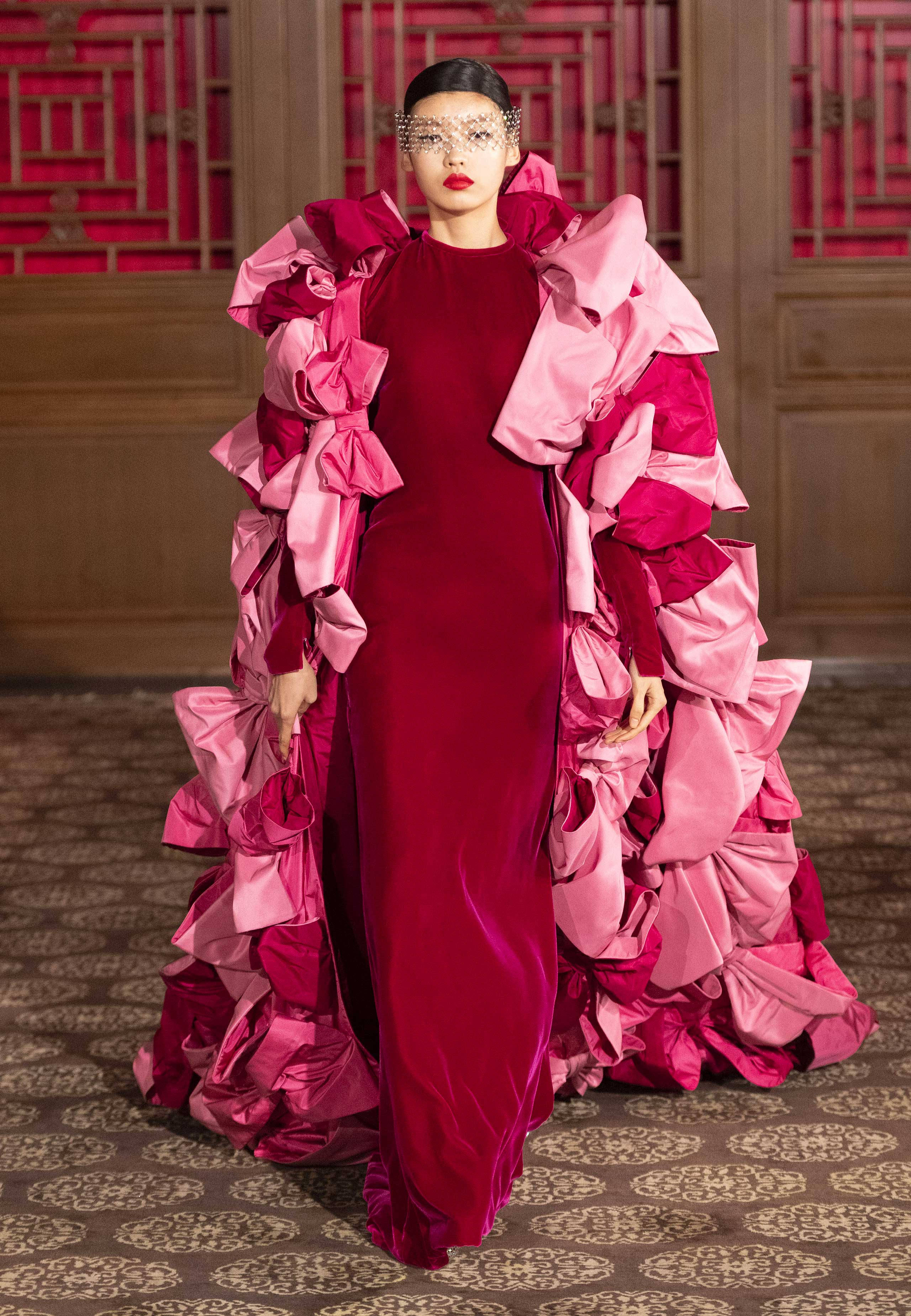 Valentino - Haute Couture Beijing - Look 2