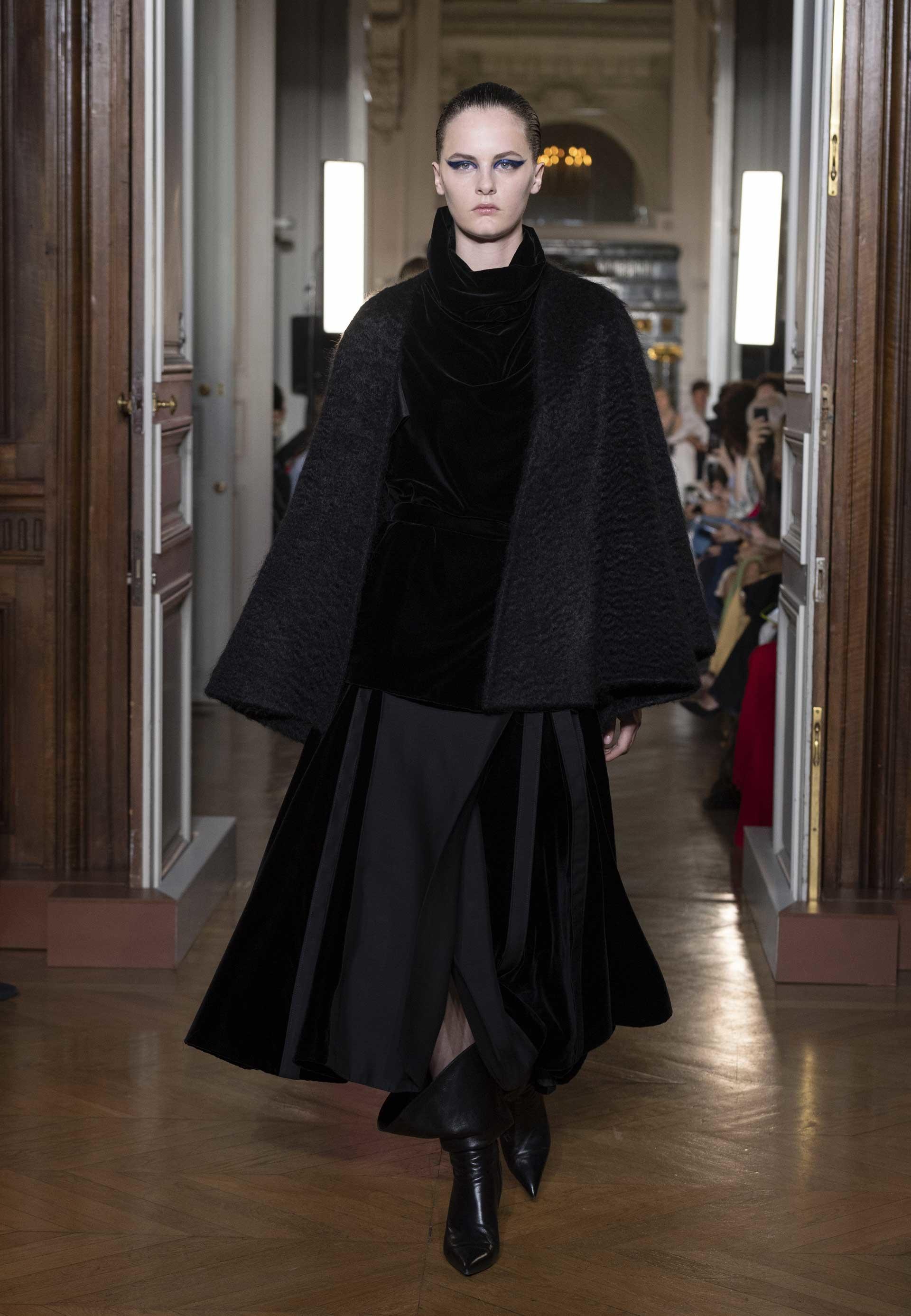 Valentino - Haute Couture Autumn/Winter 2018-19 - Look 17