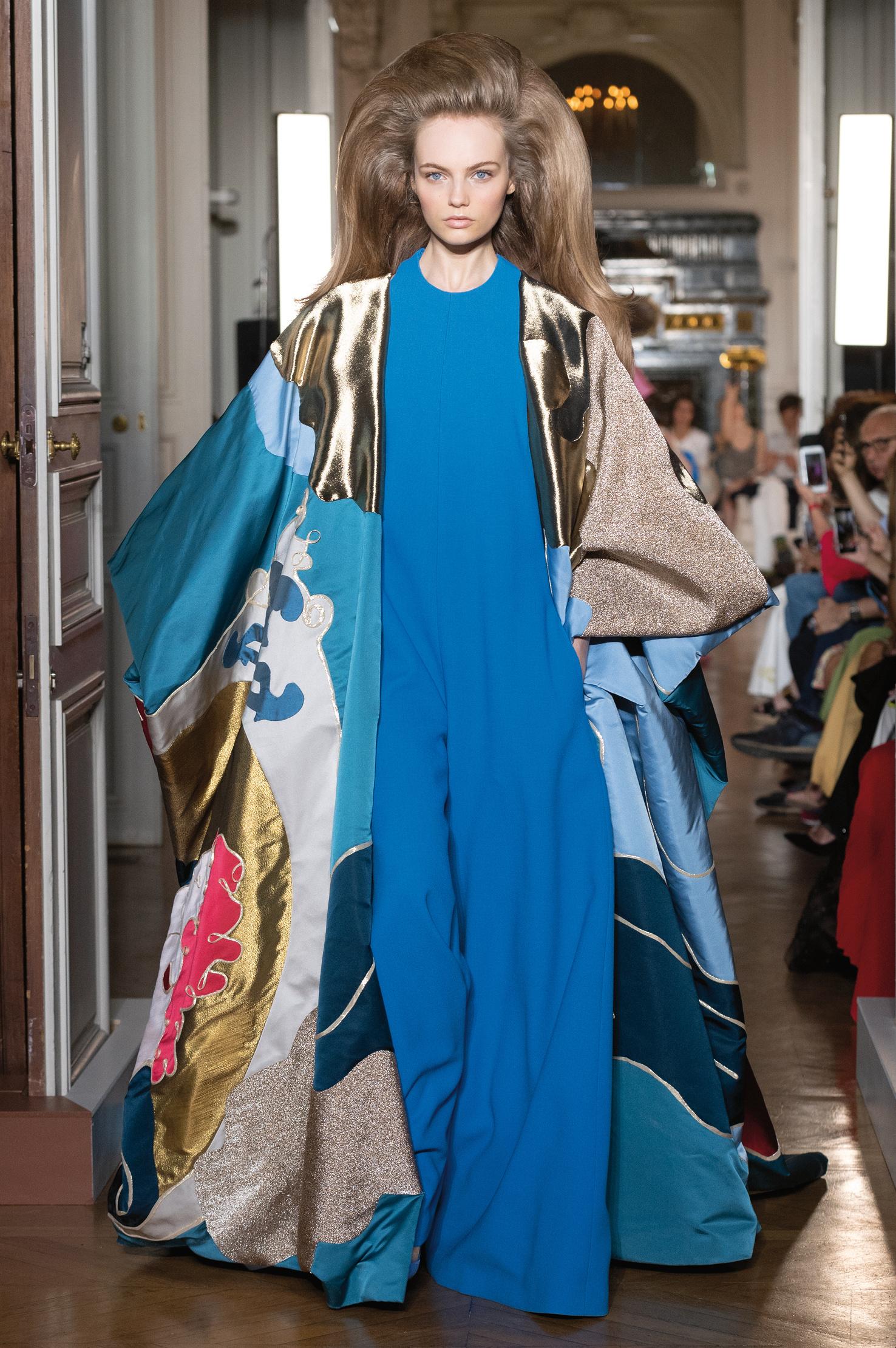 Valentino - Haute Couture Autumn/Winter 2018-19 - Look 1