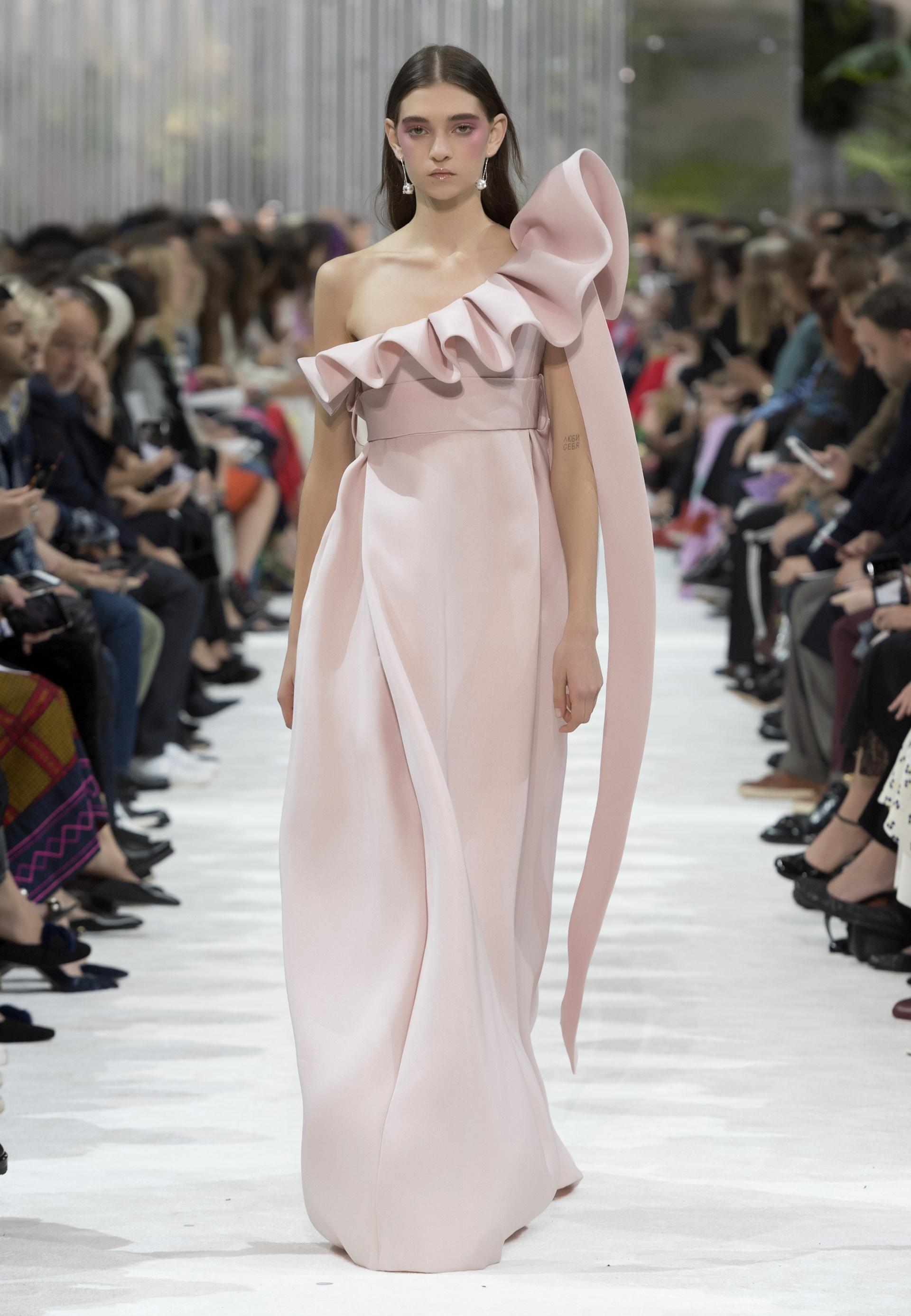 Valentino Fashion Show SS18 Women | Valentino