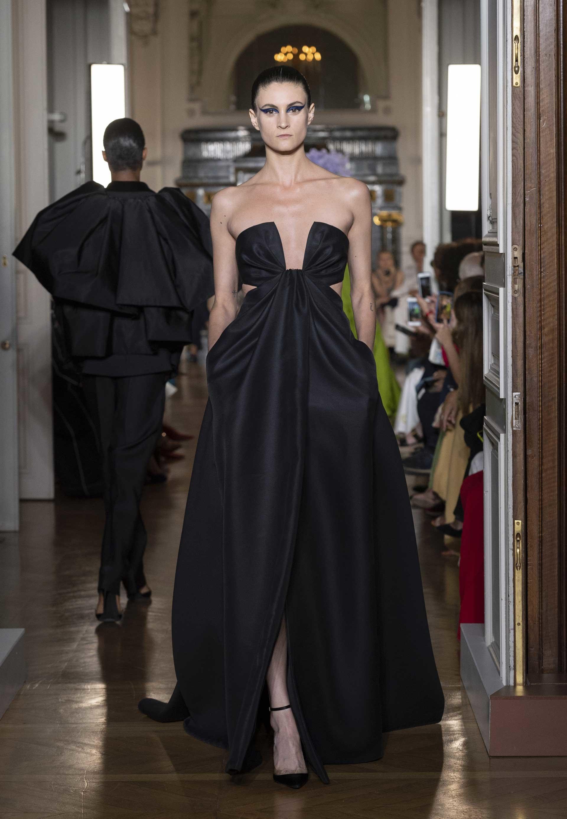 Valentino - Haute Couture Autumn/Winter 2018-19 - Look 39