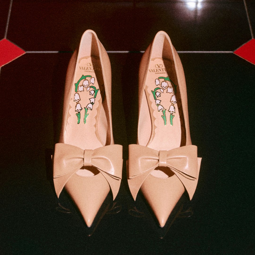 SHELF - W SHOES - BOWOW