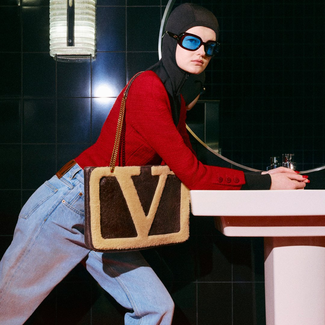 SHELF - W BAGS - VIVA SUPERSTAR