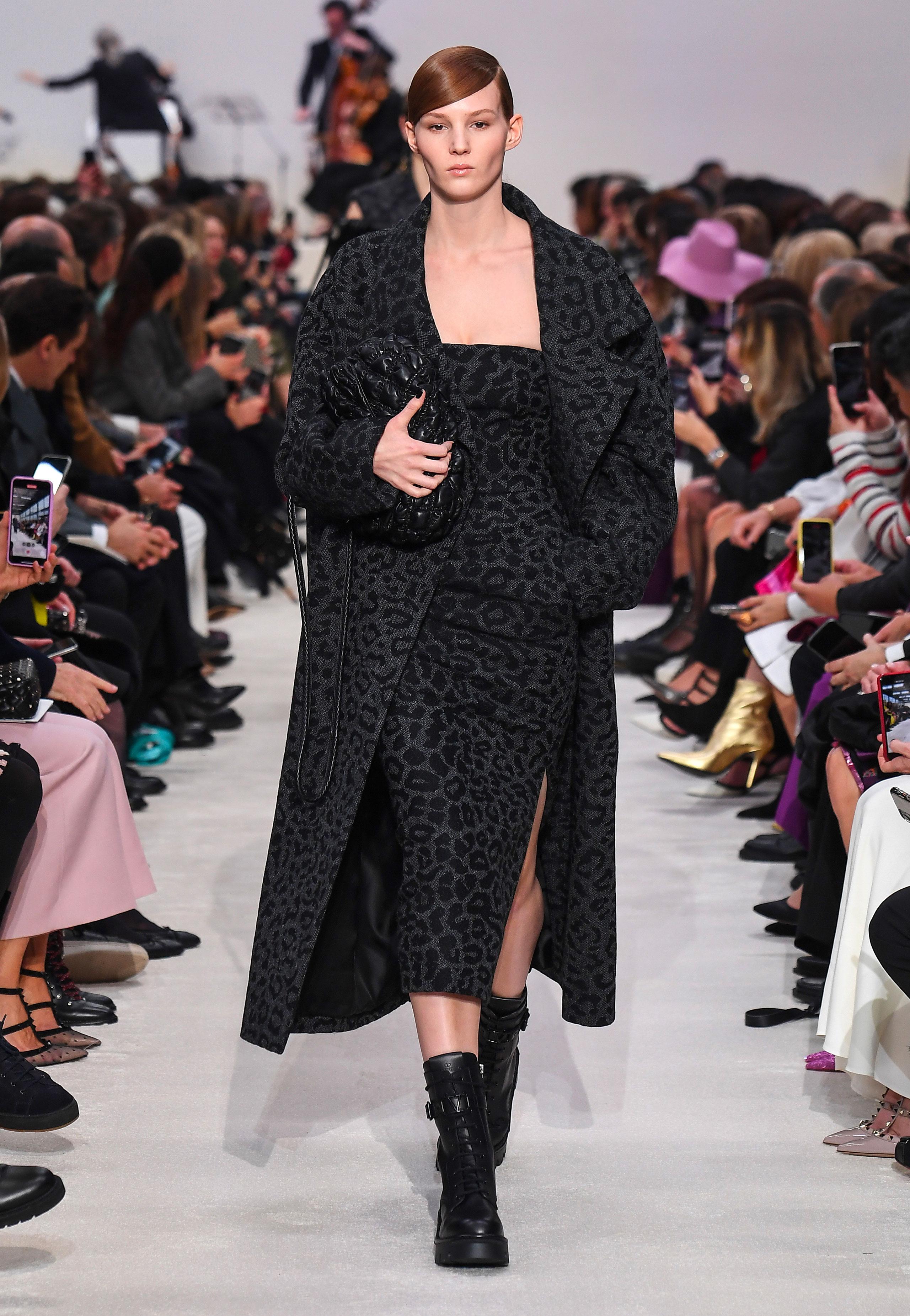 Valentino 2019-20秋冬レディースファッションショー | Valentino