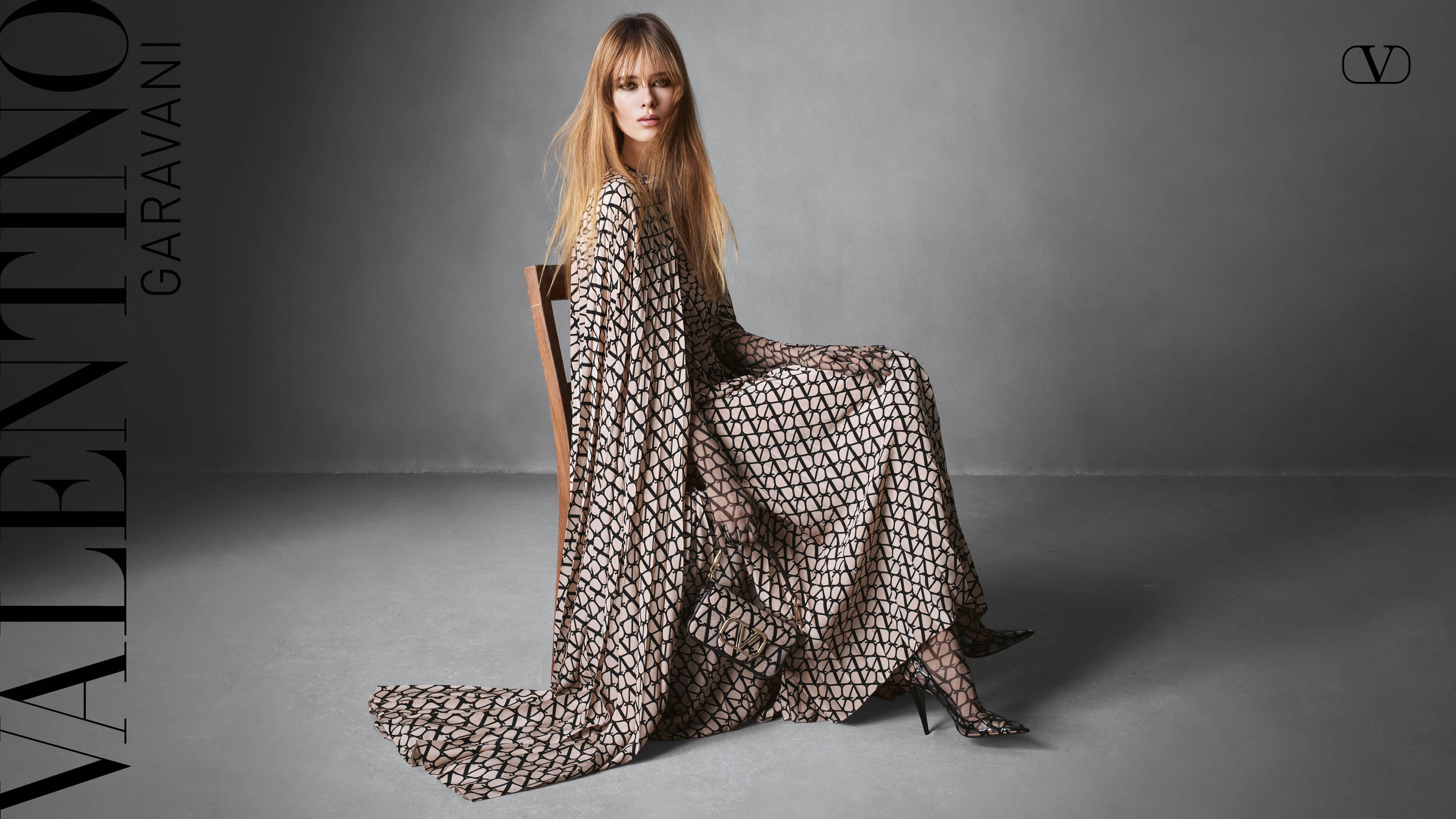 Unboxing Valentino the Spring/Summer 2023 Women Collection
