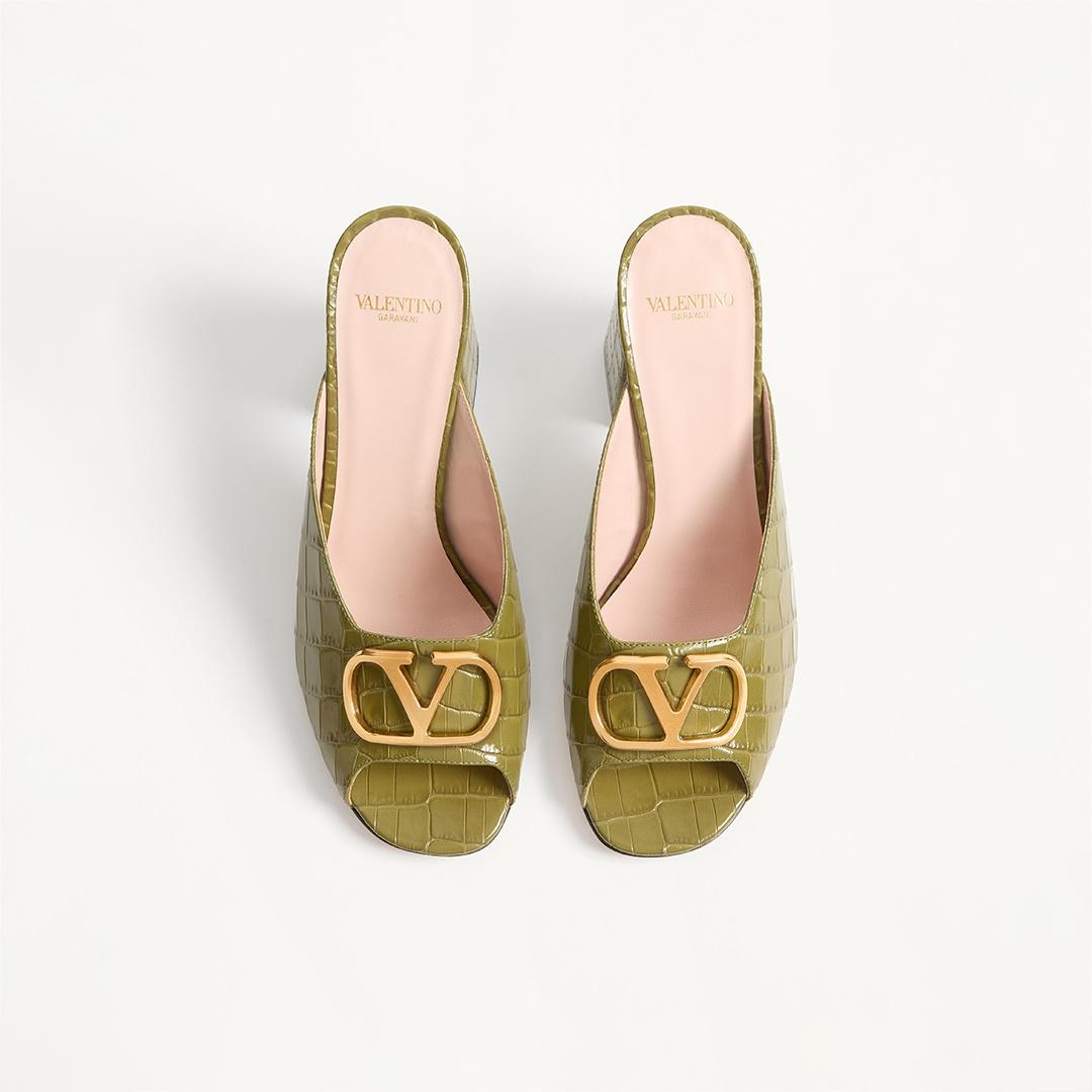 SHELF - W SHOES - SUMMER VLOGO