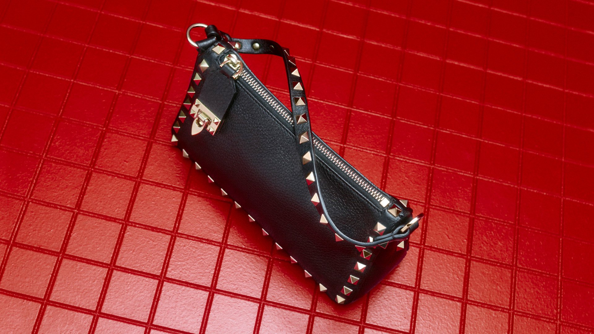 VALENTINO ヴァレンティノ　ロックスタッズ　ダッフルコート　フード付 ヴァレンティノ新作メンズウェア、“オールブラック×スタッズ”の